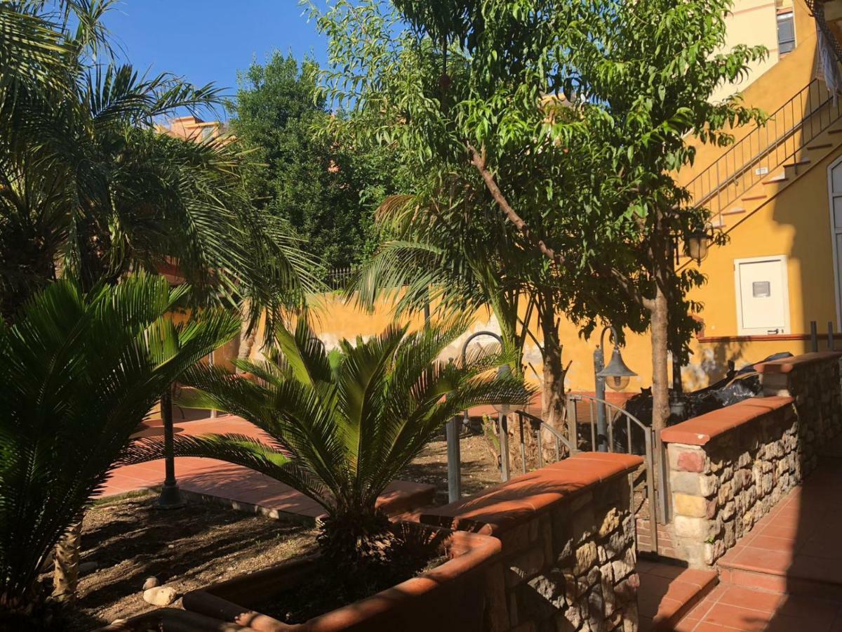 Il Giardino Sul Corso Apartment สกาฟาติ ภายนอก รูปภาพ